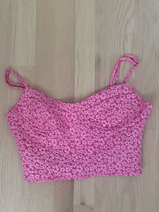 Altar'd State Tops - Pink Floral Sweetheart Crop Top